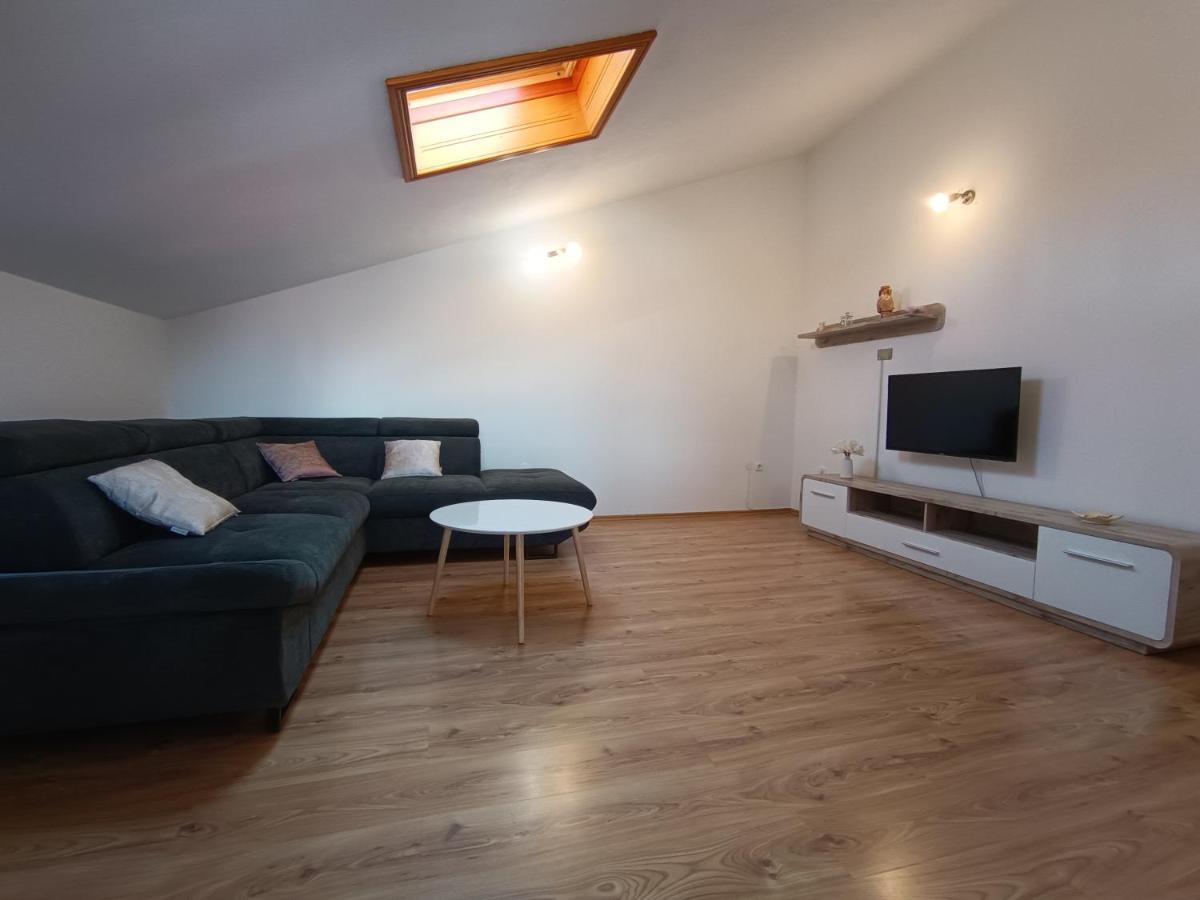 Apartman Sintic Krk Town Exterior photo