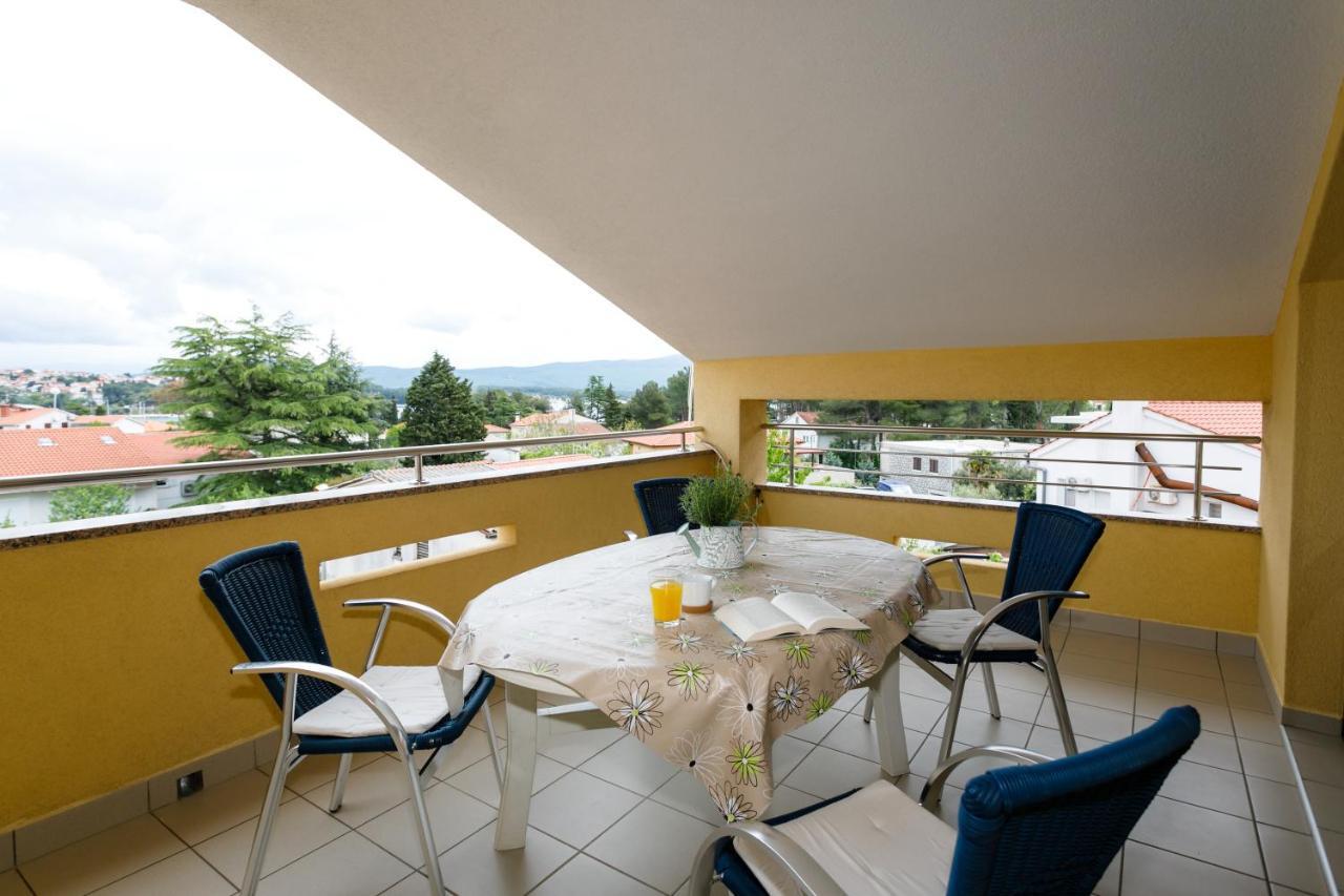 Apartman Sintic Krk Town Exterior photo